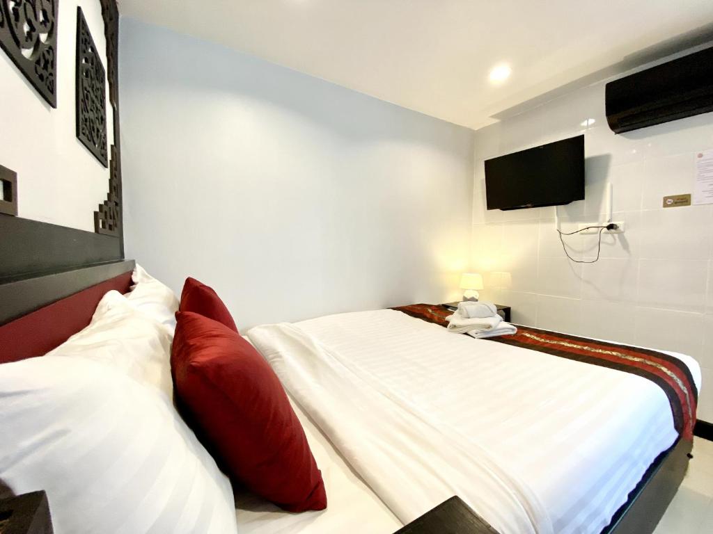 Sunray Beach Hotel Patong Sunray Beach Hotel Patong