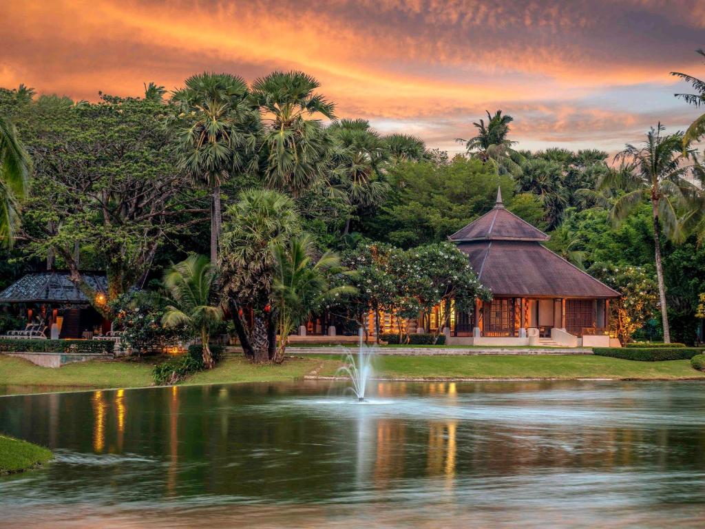 Pullman Phuket Karon Beach Resort