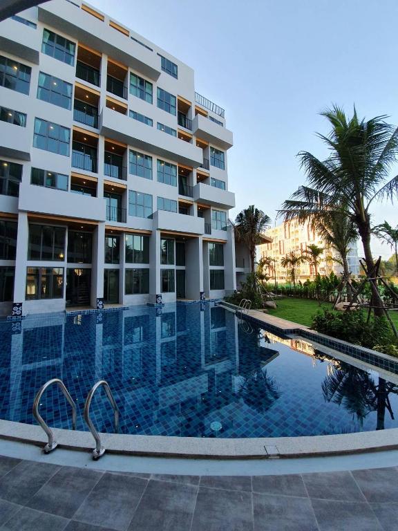Atom Phuket Hotel