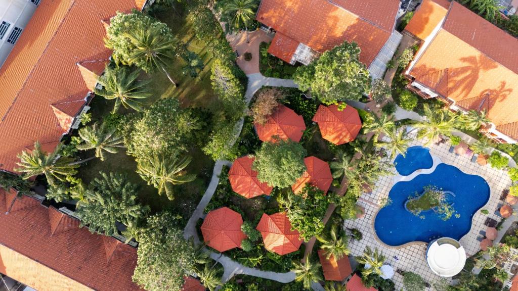 Phuket Leelavadee Hua Ting Resort