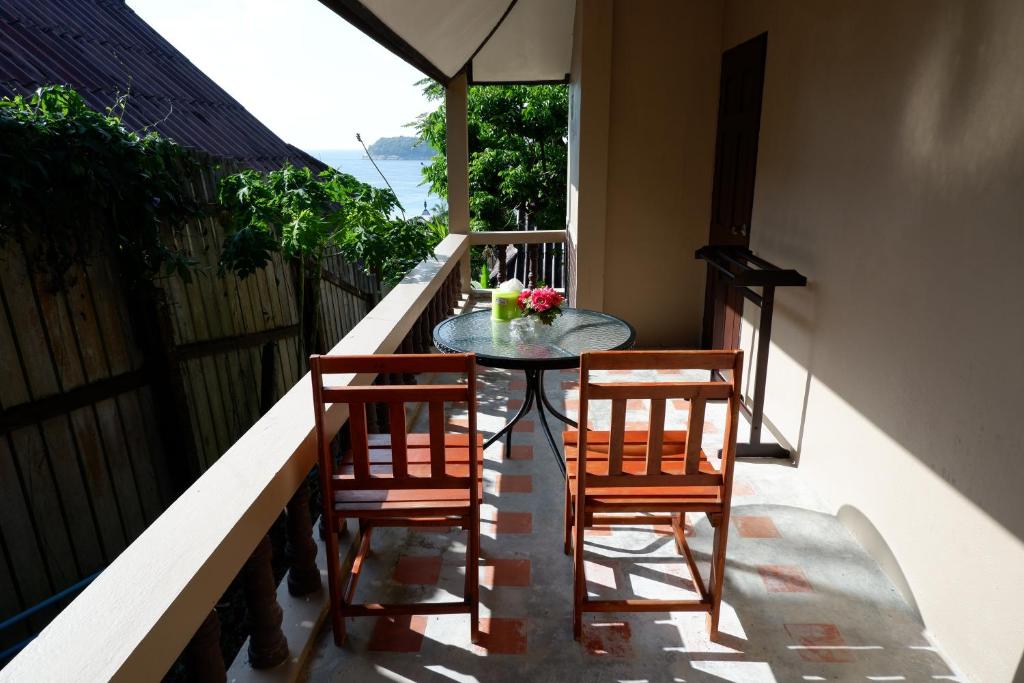 Kata Beachwalk Hotel and Bungalows