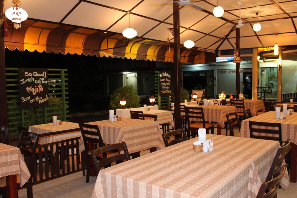 Sala Bua Room