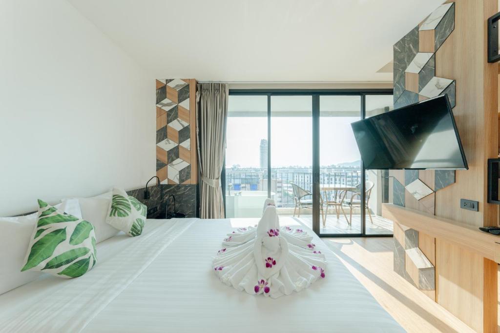 Sky Wave Patong