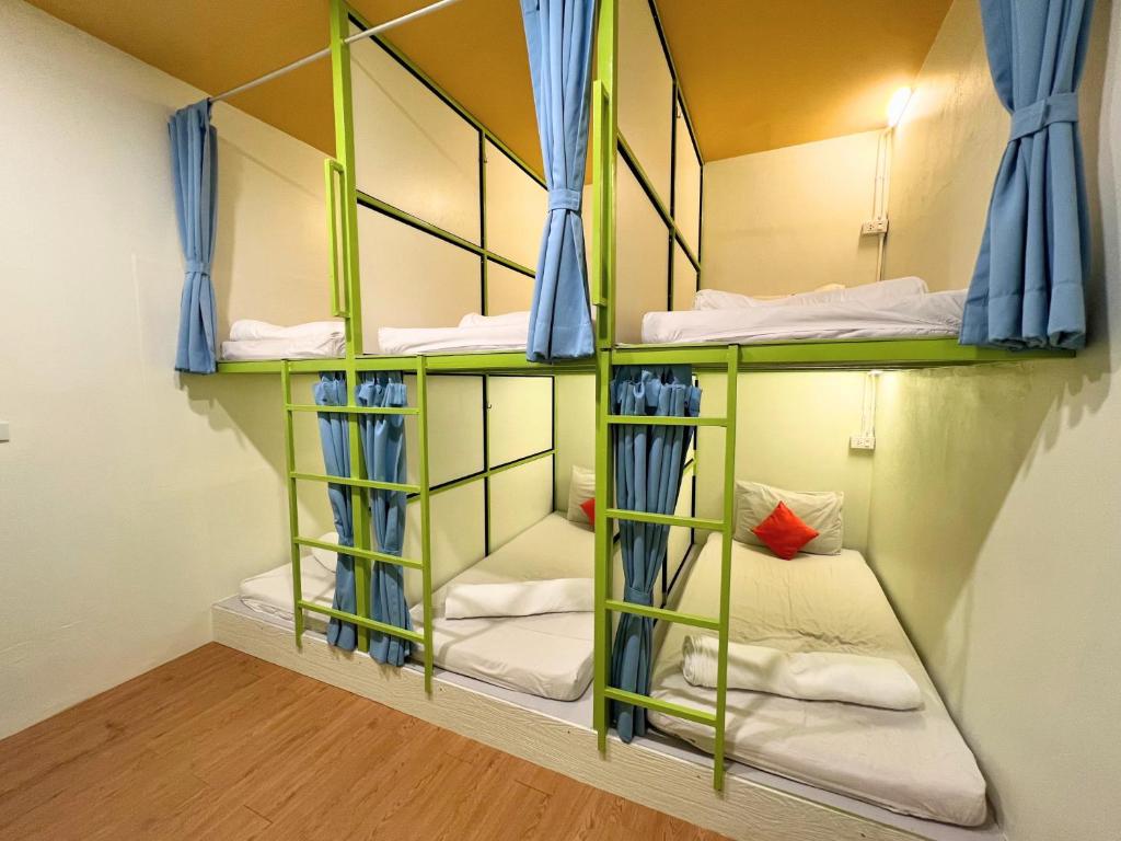 Sleepy Station Hostel Sleepy Station Hostel