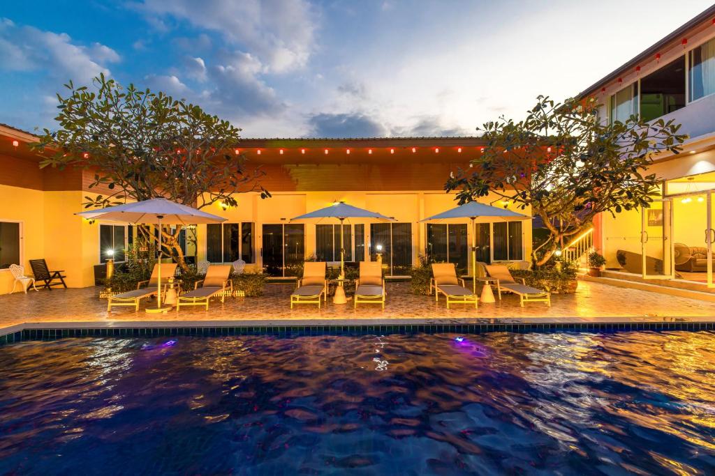 Tongtong Garden Holiday Hotel普吉岛通通花园酒店 Tongtong Garden Holiday Hotel普吉岛通通花园酒店