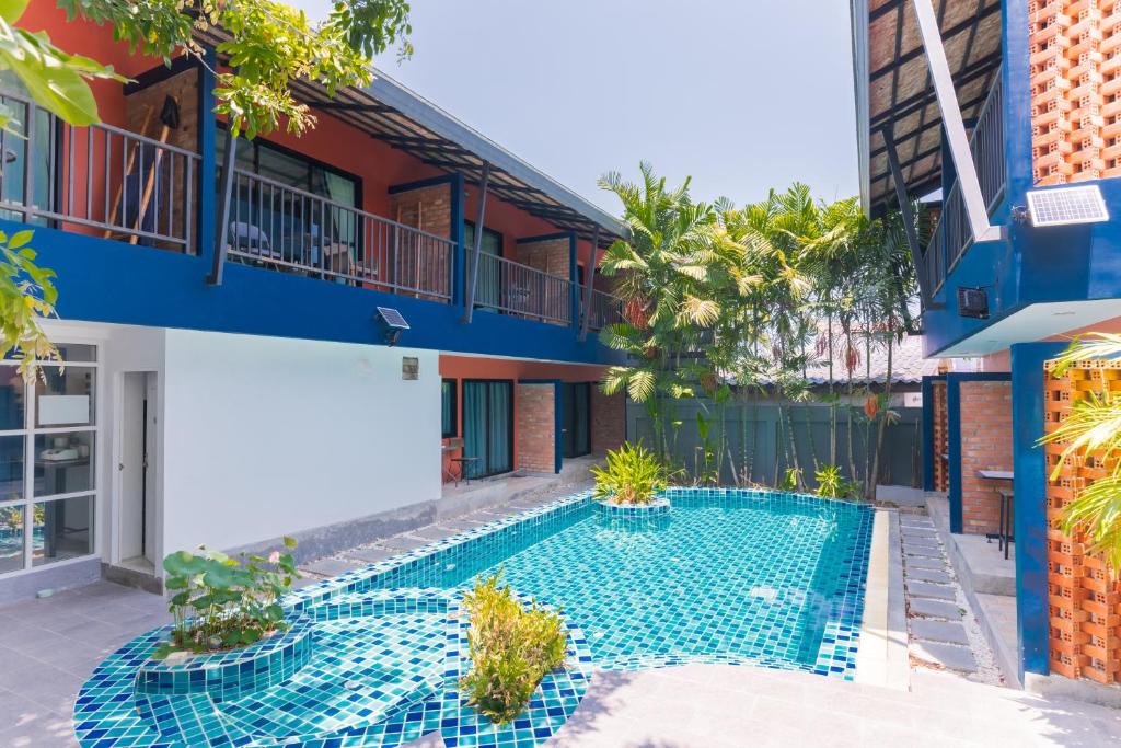 KRAAM Silhouette Hotel and Cafe Phuket