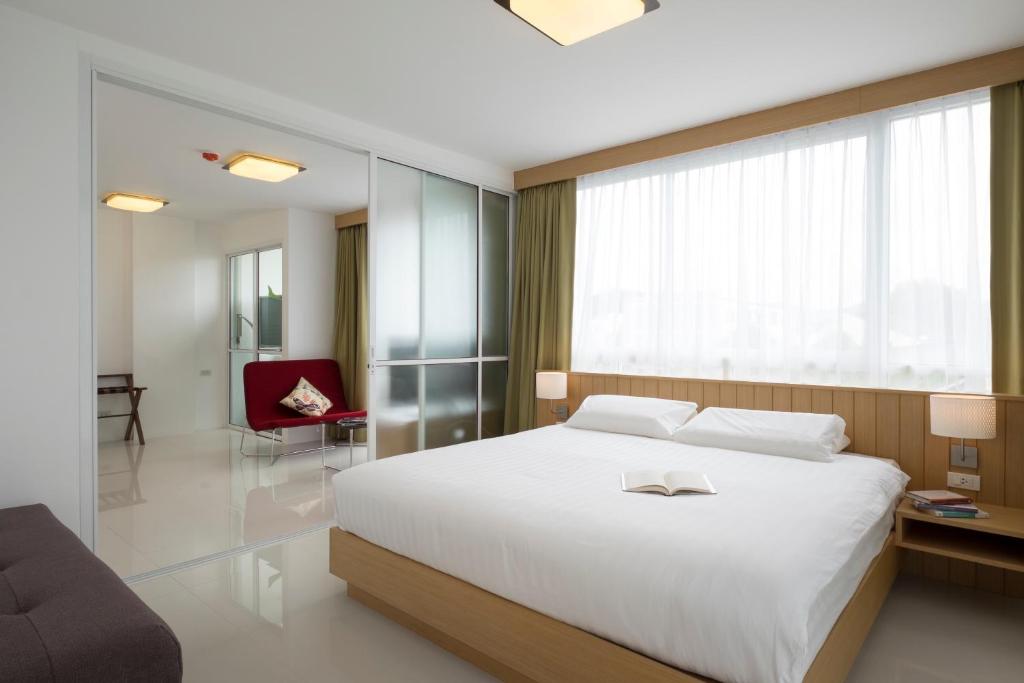 Modern Thai Suites Modern Thai Suites