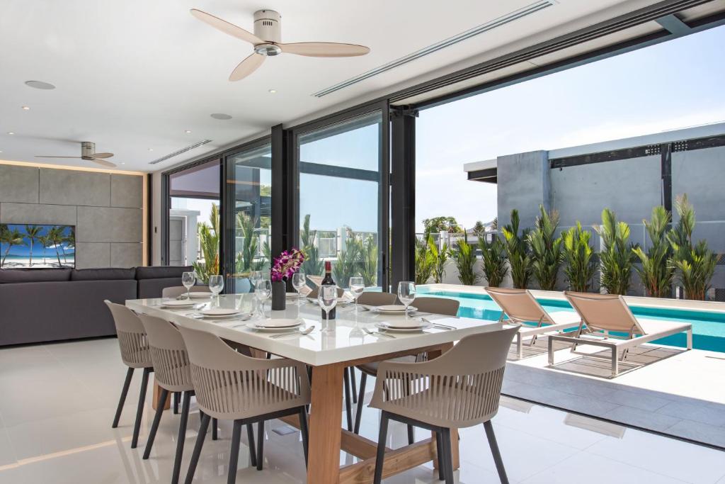 New & Modern, Loft Style 4BR Villa Sunset Garden 3, 12m Salt Pool, just 10min drive Naiharn Beach