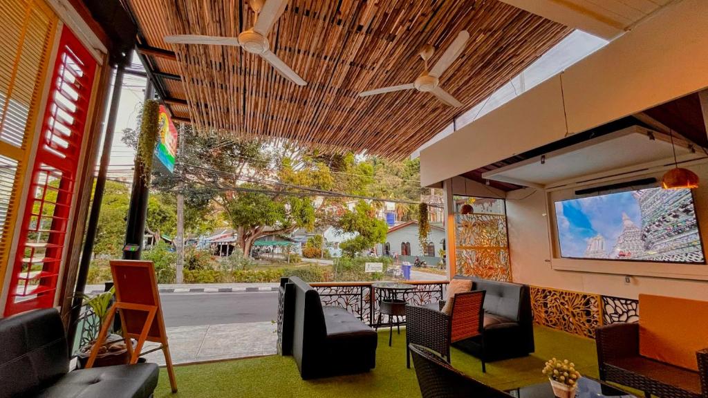 Coco Mountain View Guest House Hotel