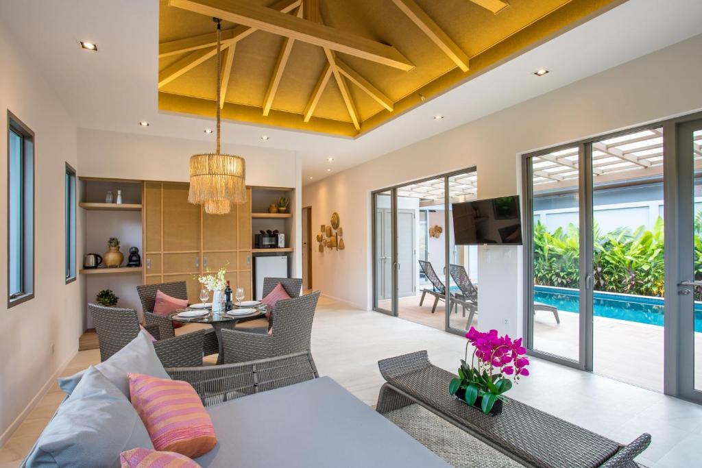 Boutique 2BR Villa Dalaa 1, Chemical Free Pool, Gated Residence, Kamala Beach