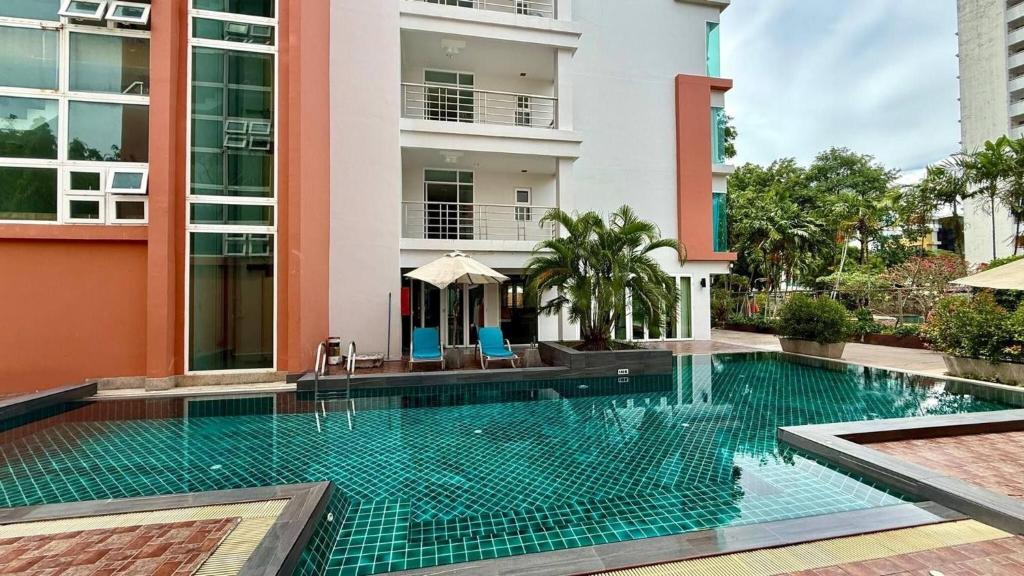 6-20 2Bedrooms and 2Bathrooms 1 km walking to Patong Beach 6-20 2Bedrooms and 2Bathrooms 1 km walking to Patong Beach