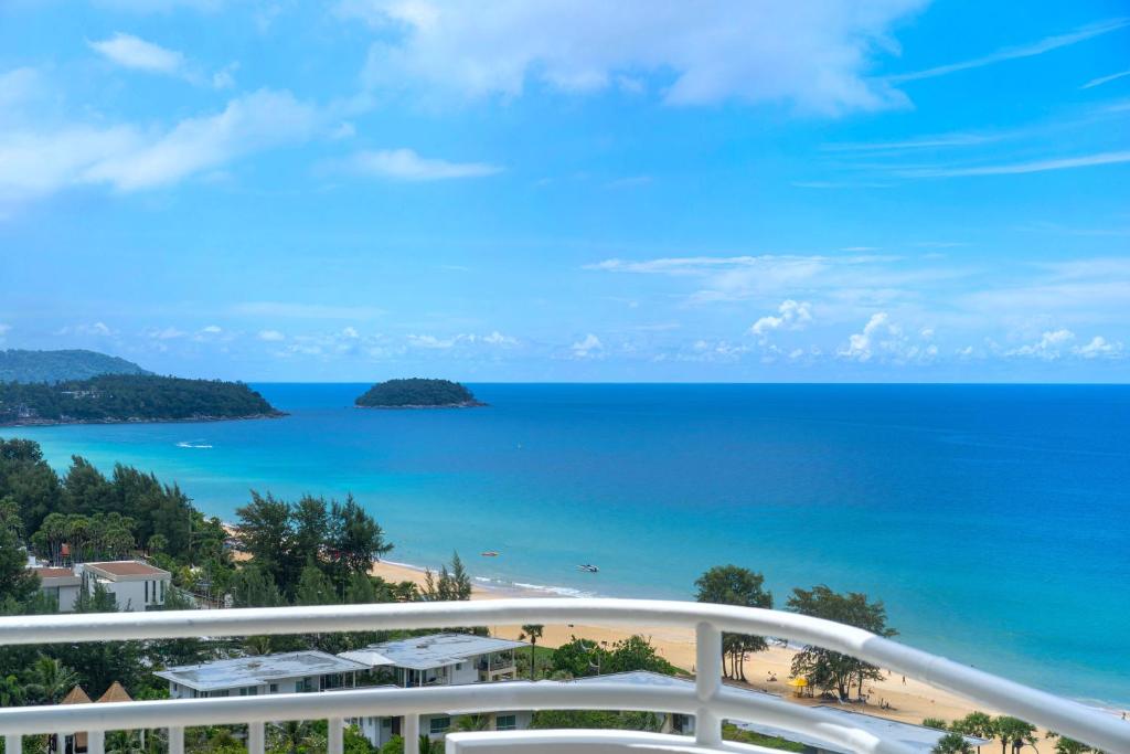 Chic Design & Full Seaview 2BR Karon Condo 16C, near Beach Chic Design & Full Seaview 2BR Karon Condo 16C, near Beach