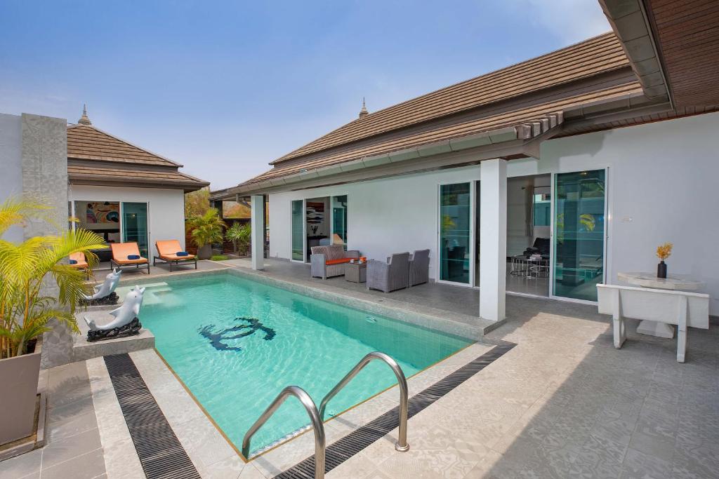 3BR Villa Marine with Private Pool, Waterfalls in NaiHarn Beach 3BR Villa Marine with Private Pool, Waterfalls in NaiHarn Beach