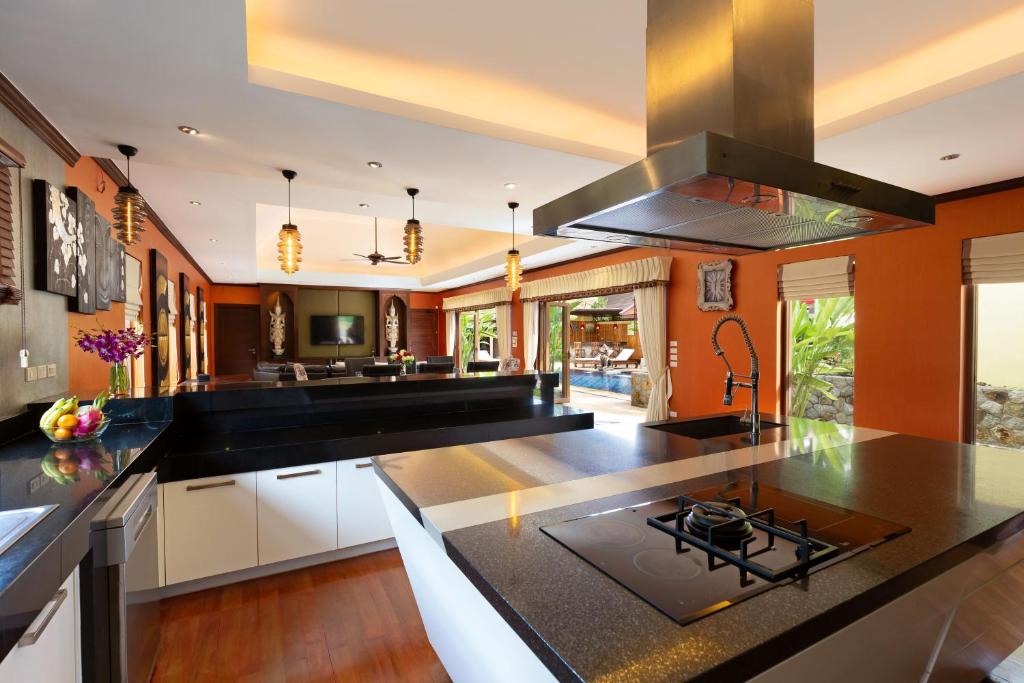 Extraordinary Courtyard 6BR Pool Villa Sri Suri, Naiharn Extraordinary Courtyard 6BR Pool Villa Sri Suri, Naiharn