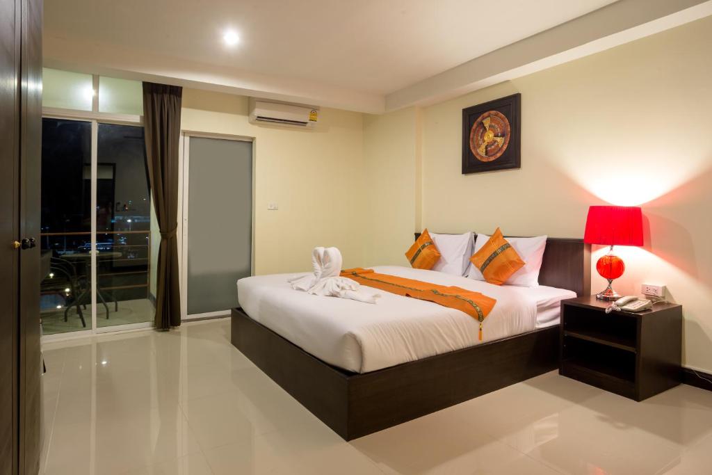 The Elegant Patong The Elegant Patong