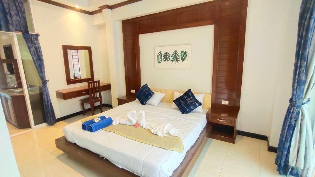 PHADEE APARTMENT