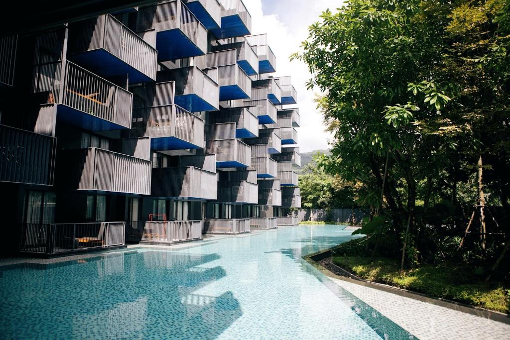 The Deck Condo Studios Patong w/ pool fitness