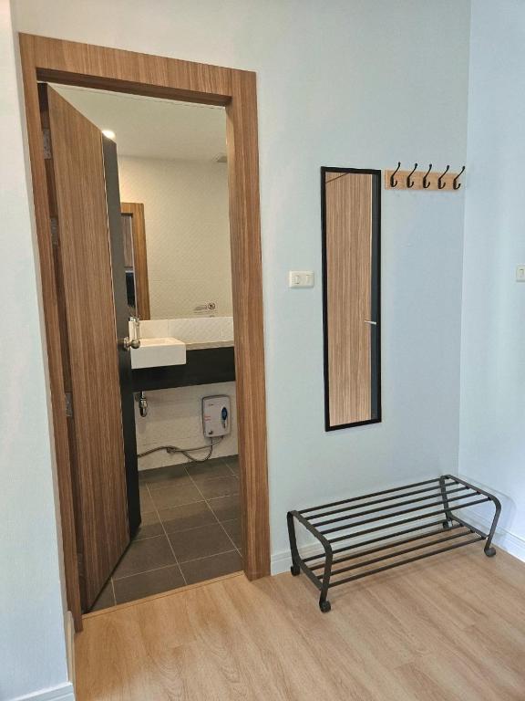The Olive Studio Room at Chic Condominium