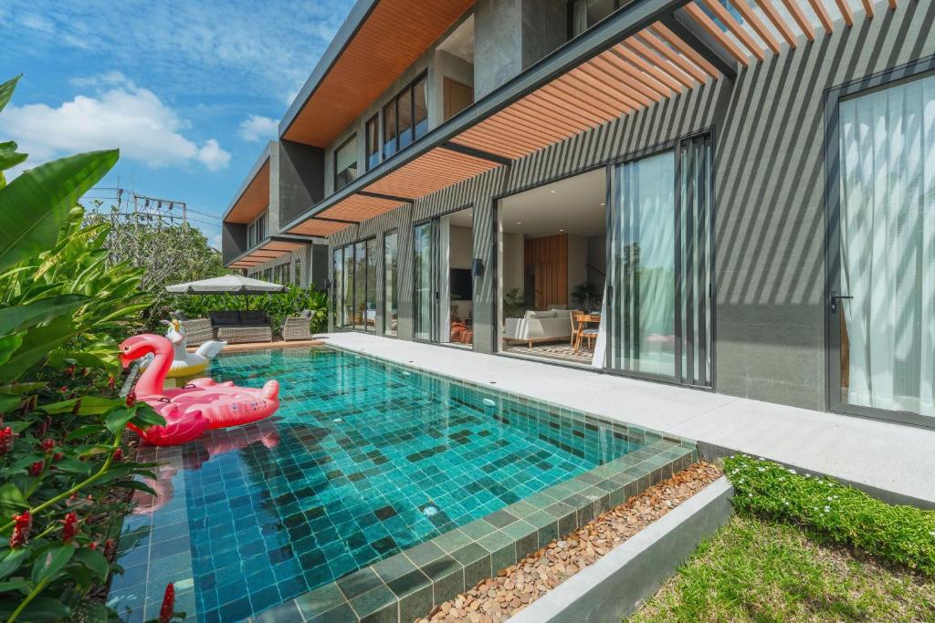 New 3BR Pool Villa Long One A5 with Chalong Bay view New 3BR Pool Villa Long One A5 with Chalong Bay view