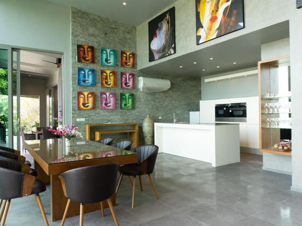 Phuket 4-Bedrooms Seaview 884m2 Private XL Luxury Infinity Pool Villa Phuket 4-Bedrooms Seaview 884m2 Private XL Luxury Infinity Pool Villa