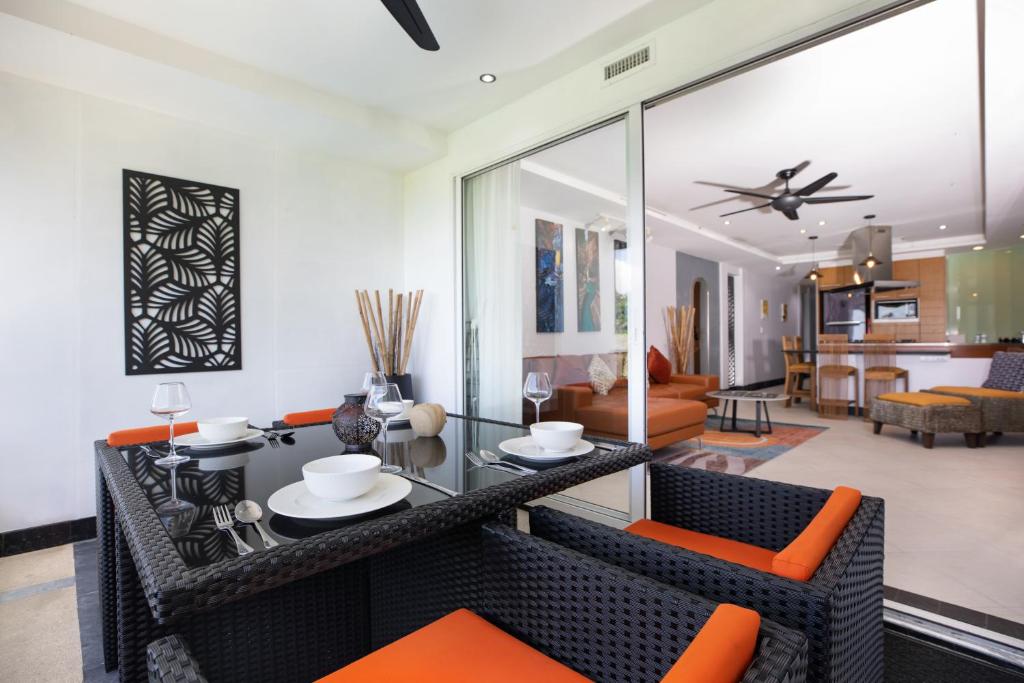 Kata Beach Luxury Condo - Spacious - Exquisitely Furnished - 6min walk to beach - 2025 Booking Traveller Award Winner Kata Beach Luxury Condo - Spacious - Exquisitely Furnished - 6min walk to beach - 2025 Booking Traveller Award Winner