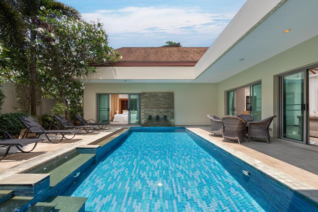 Oxygen Villas with Private Pool Near Naiharn by TropicLook