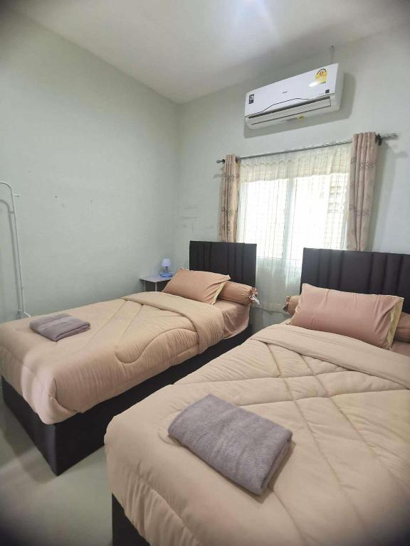 Yada House twin bed