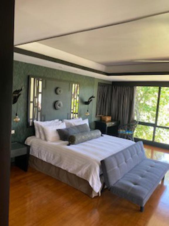 Poolside Luxury Laguna 2-Bed Villa in Cherngtalay Poolside Luxury Laguna 2-Bed Villa in Cherngtalay