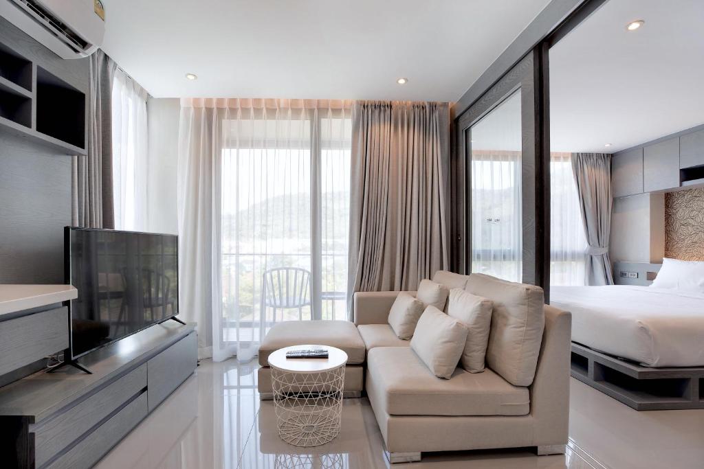 Tropics Kamala View Suite CTG D609, Top Facilities, near FantaSea & Café Del Mar Beach Club