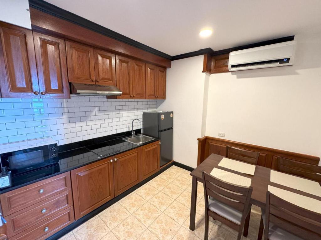 Sea view apartment with jacuzzi at Patong Tower