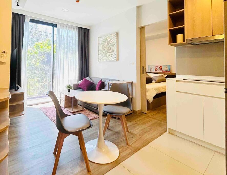 Sky park 2 BR lake view Sky park 2 BR lake view