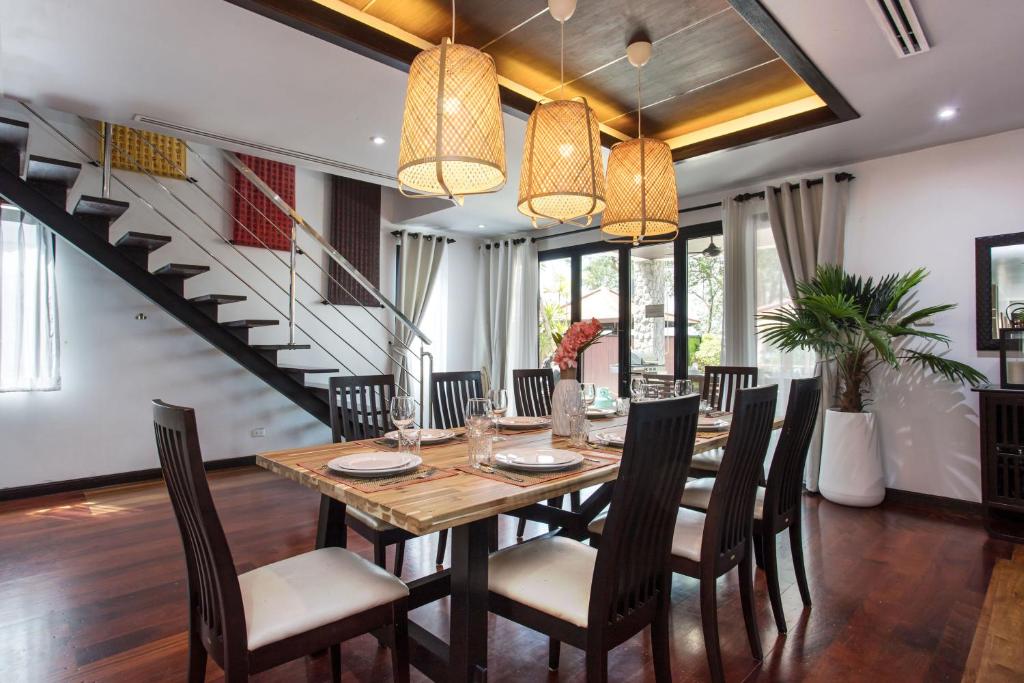 Grand Ocean Views 5BR Villa Kalim 5, Pool and Billiards, near Patong Beach