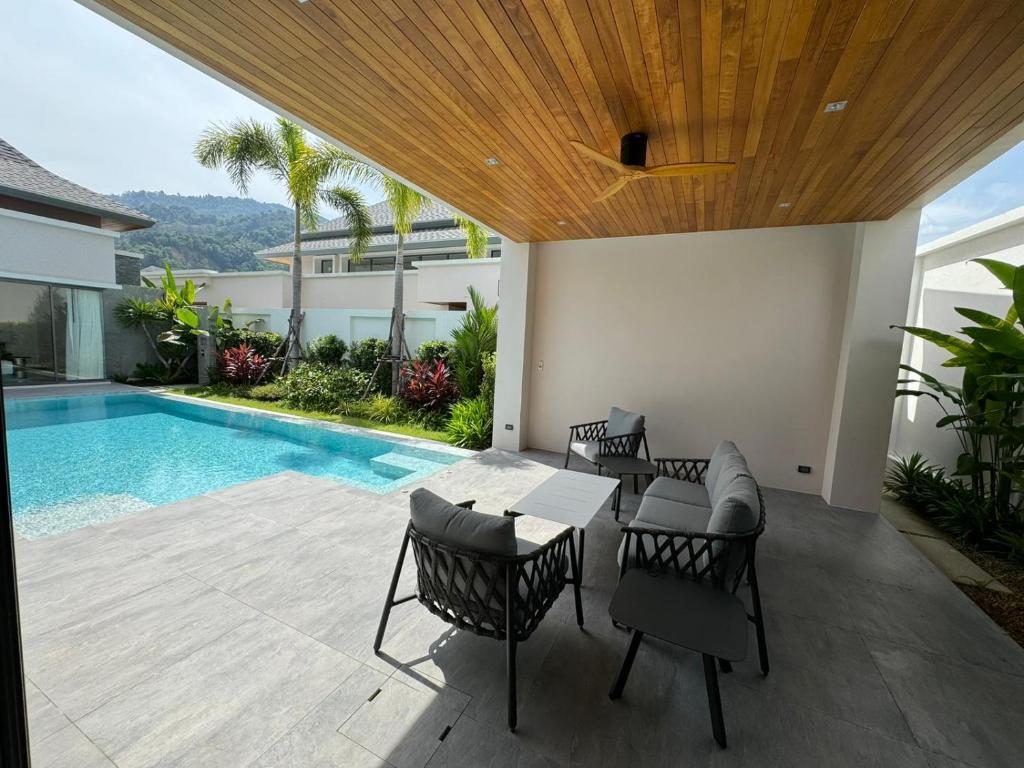 Luxury Breeze Villa with private pool & maid Luxury Breeze Villa with private pool & maid