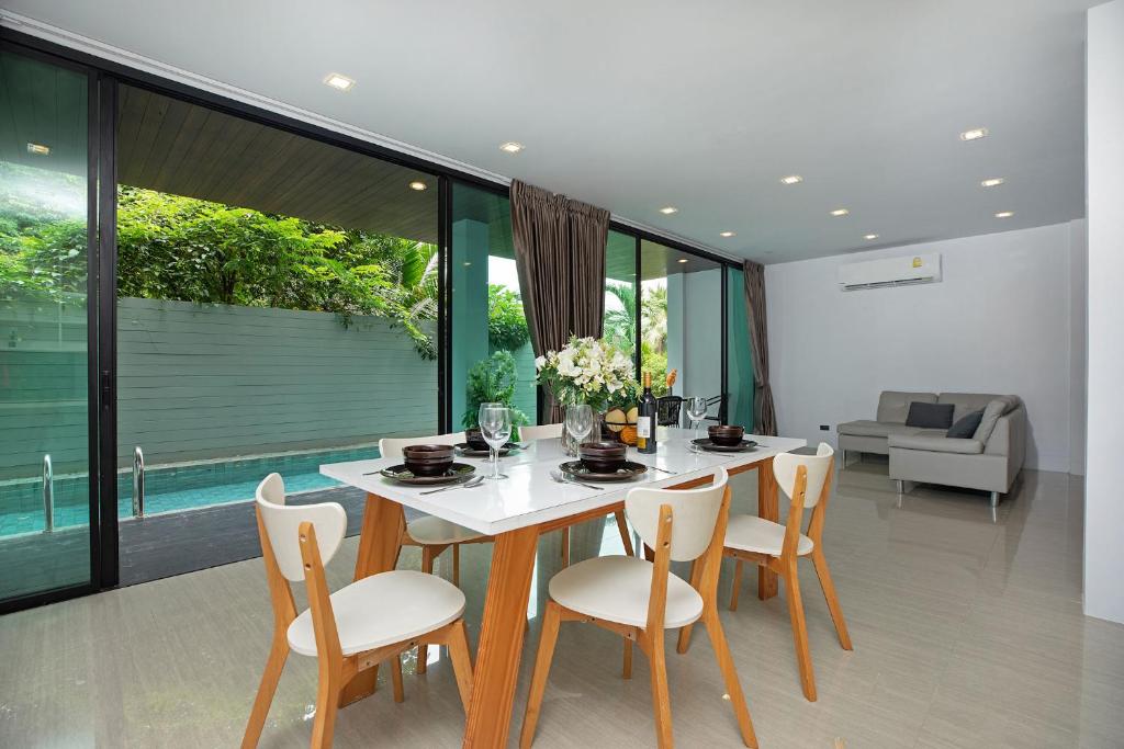 4BR Villa B5 with Pool, Vibrant Life at Kata Beach - UTK5 4BR Villa B5 with Pool, Vibrant Life at Kata Beach - UTK5