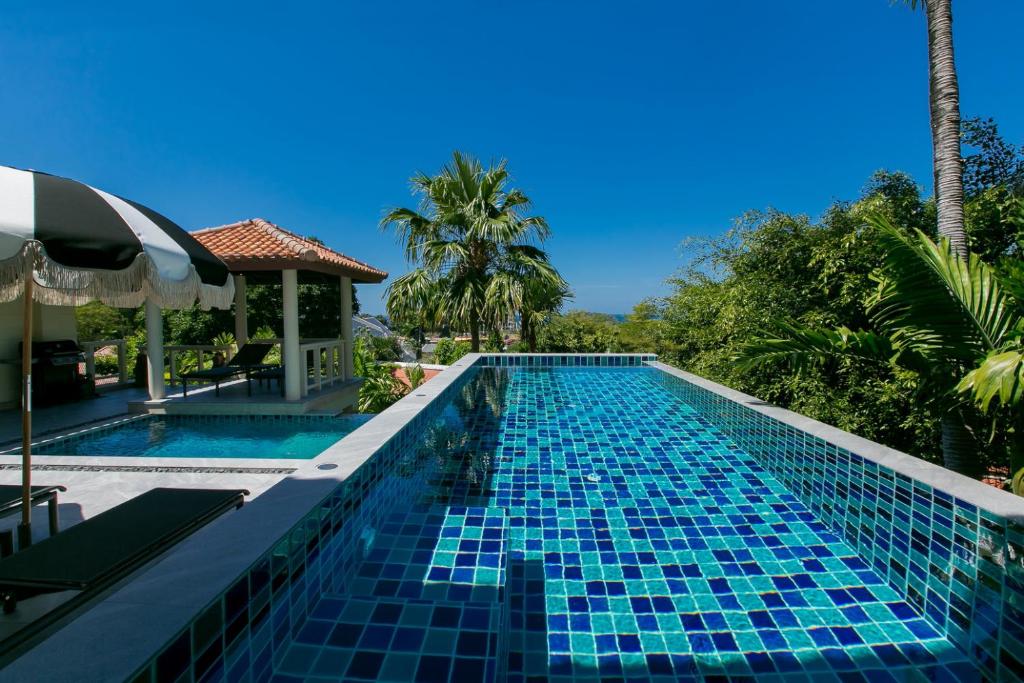 Katamanda Villa Aliya Jacuzzi Pool near Kata Beach Katamanda Villa Aliya Jacuzzi Pool near Kata Beach