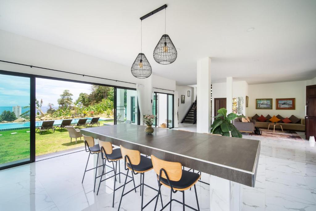 Karon Horizon: Coastal Charm Villa Karon Horizon: Coastal Charm Villa