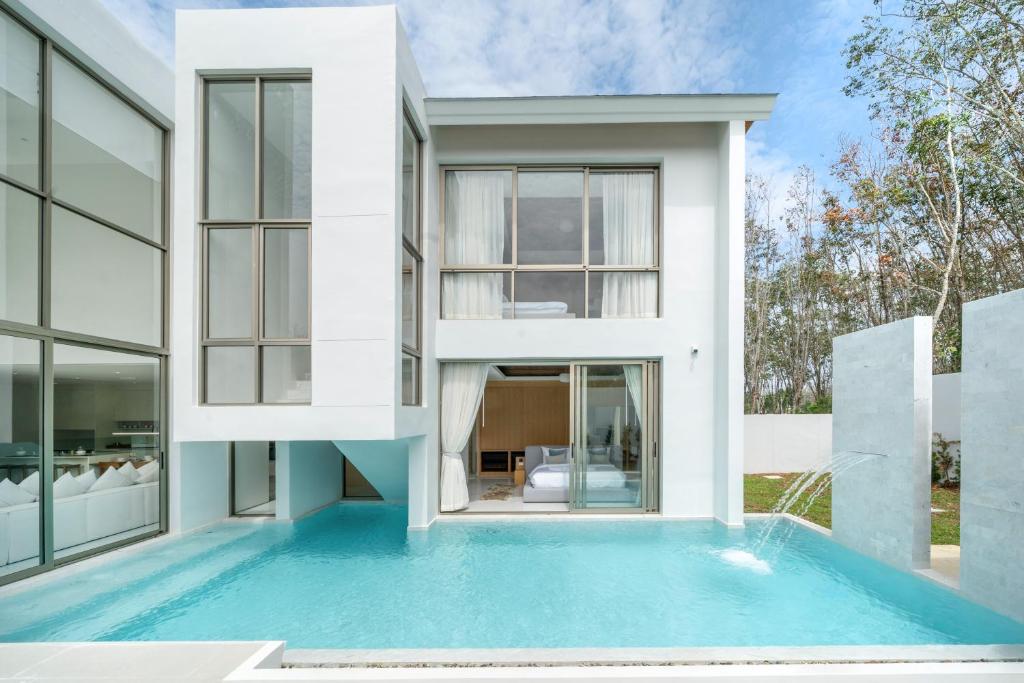 Brand New & Modern Luxury 4BR Pool Villa in Residence Lux Pride 2 V12 Brand New & Modern Luxury 4BR Pool Villa in Residence Lux Pride 2 V12
