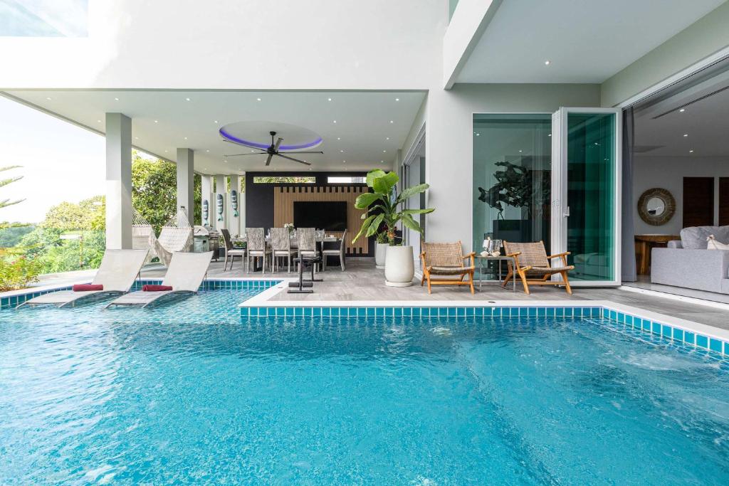 Seaview three bedroom villa in Bangtao area Seaview three bedroom villa in Bangtao area