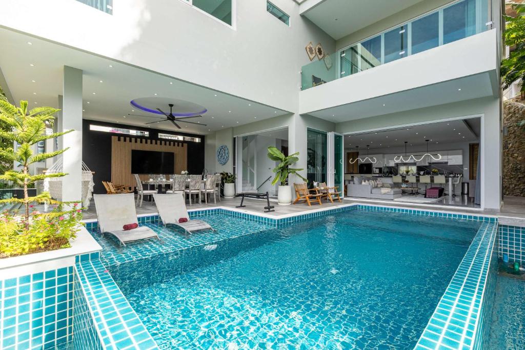 Seaview three bedroom villa in Bangtao area Seaview three bedroom villa in Bangtao area