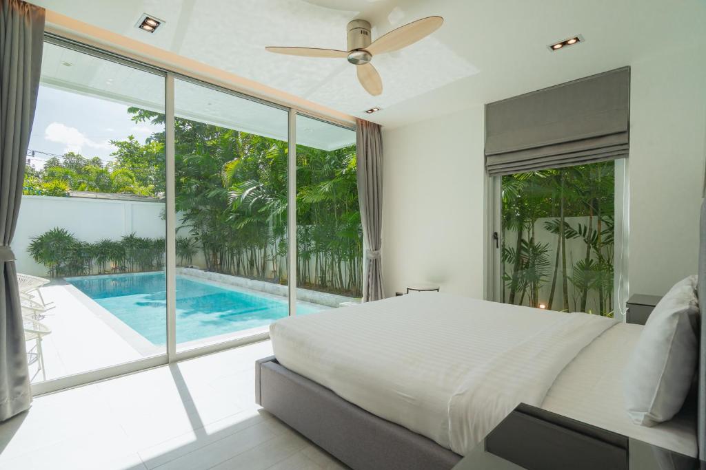 Spacious 3BR Pool Villa at Grand View in Bangtao Spacious 3BR Pool Villa at Grand View in Bangtao