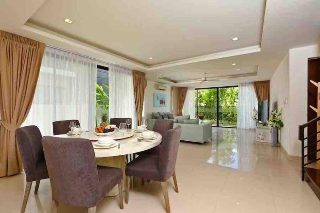 Big Lucky home in Laguna park