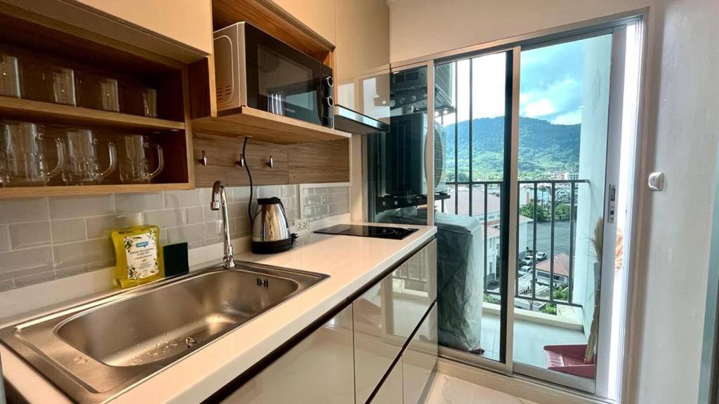 Top Floor One Br Apartment Between Patong hkt City