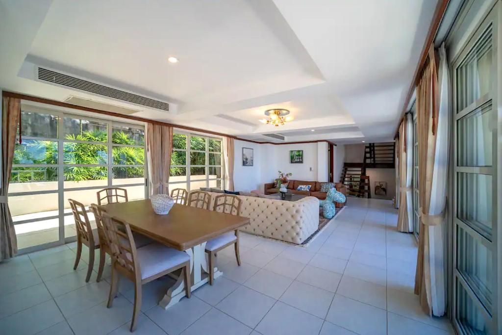 Scenic Seaview Villa Sea Dream for 9, Tennis Court, 5min walk to Kata Noi Beach