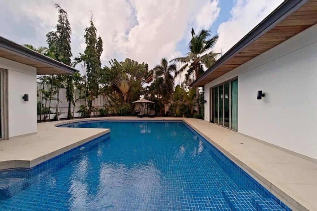 Mandala by Villacarte