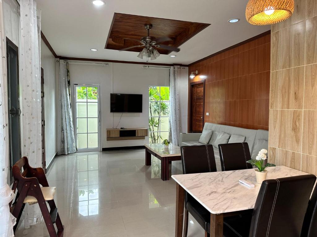 3BR Villa near Laguna beach 3BR Villa near Laguna beach