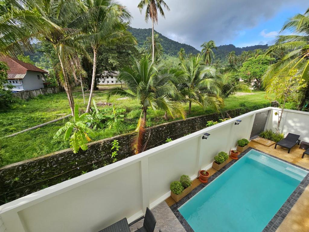 Kamala Green View Pool Villa