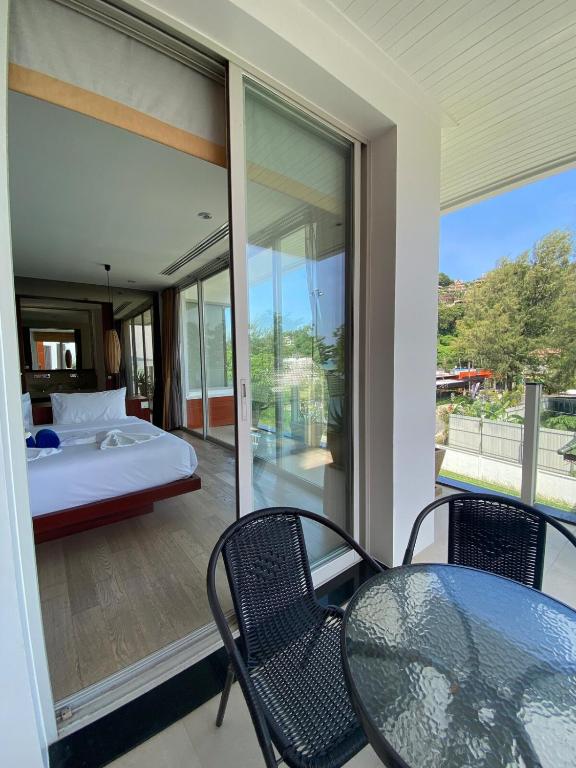 Luxuriously private seafront Bangtao beach Luxuriously private seafront Bangtao beach