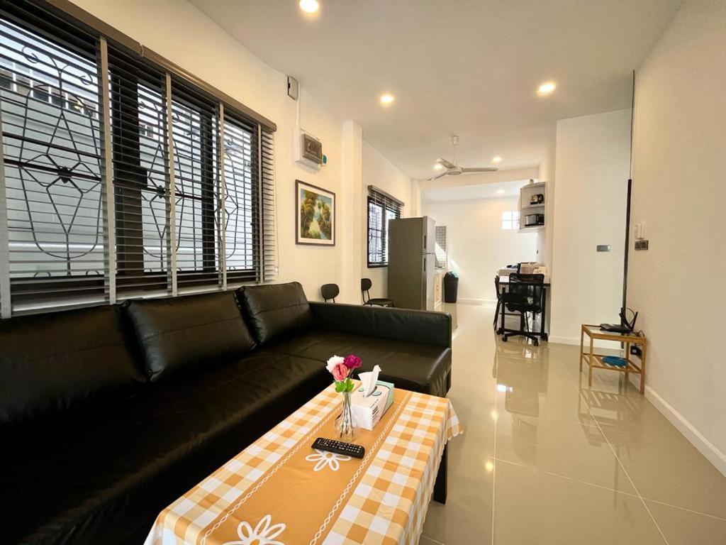 White House With 2bedrooms plus 1 bathroom sharing Near Phuket Kathu Waterfall White House With 2bedrooms plus 1 bathroom sharing Near Phuket Kathu Waterfall