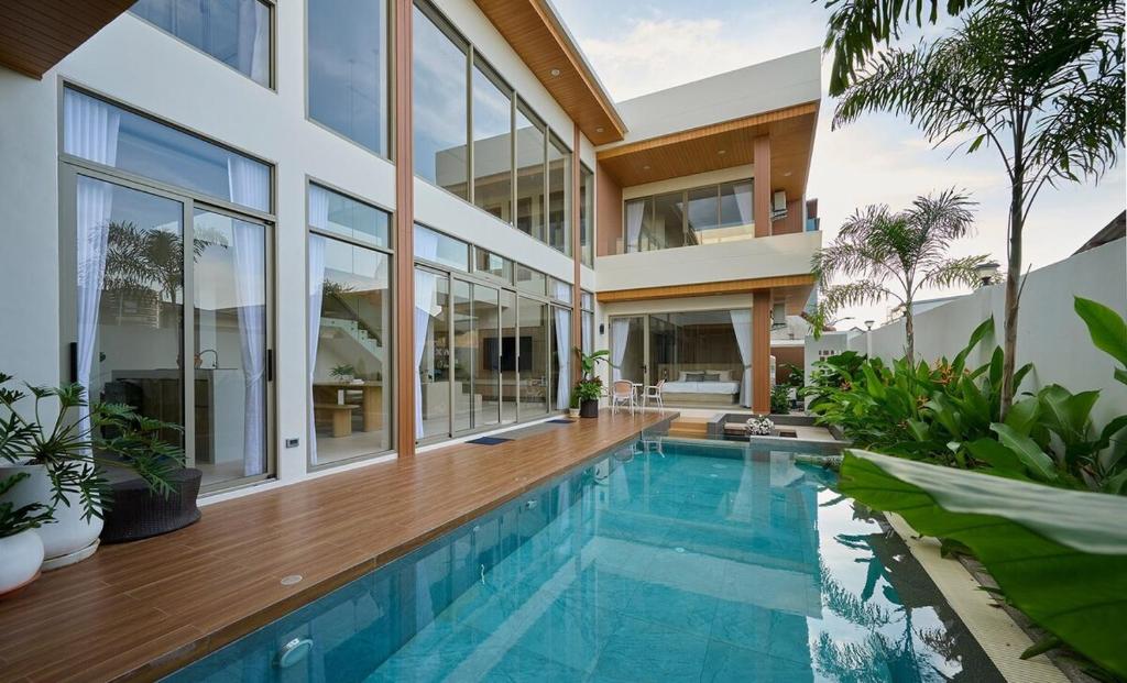 Villa Belcasa Phuket, Cherngtalay I New Cozy 3BR Pool Villa, Walk to Boat Avenue, Near Bangtao Beach