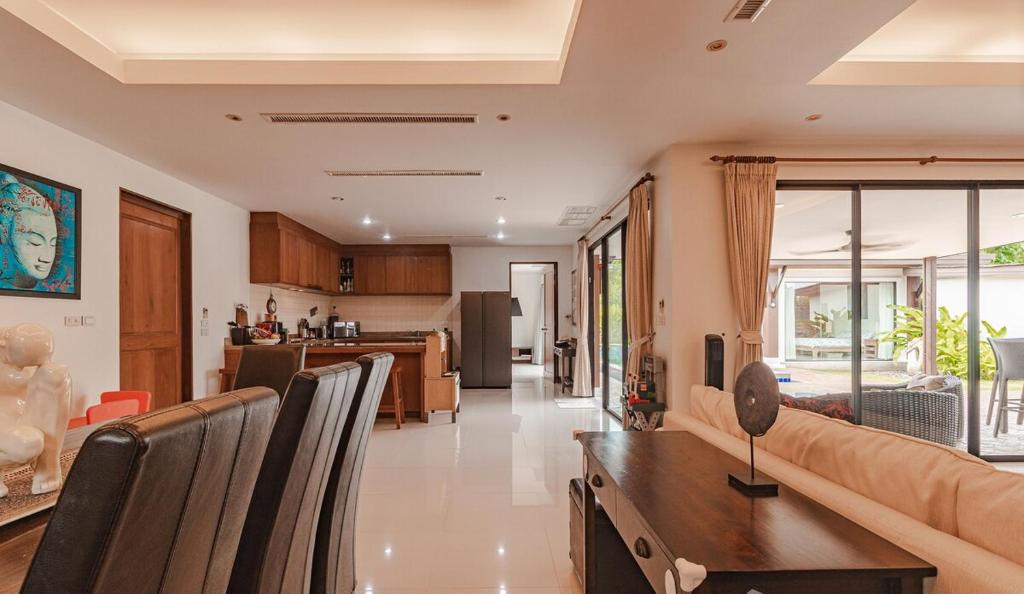 4 BR Jacuzzi Pool Villa with Playground, near Layan, Laguna, Bang Tao beach 4 BR Jacuzzi Pool Villa with Playground, near Layan, Laguna, Bang Tao beach